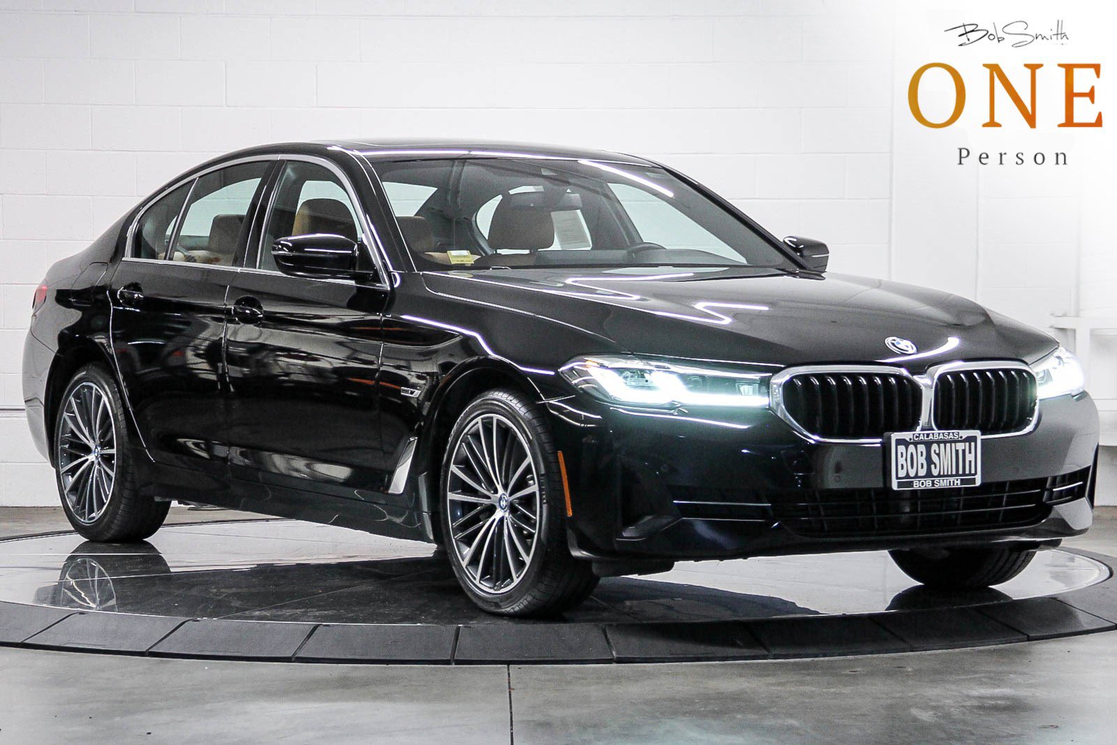 Certified 2023 BMW 530e w/ Convenience Package image 1