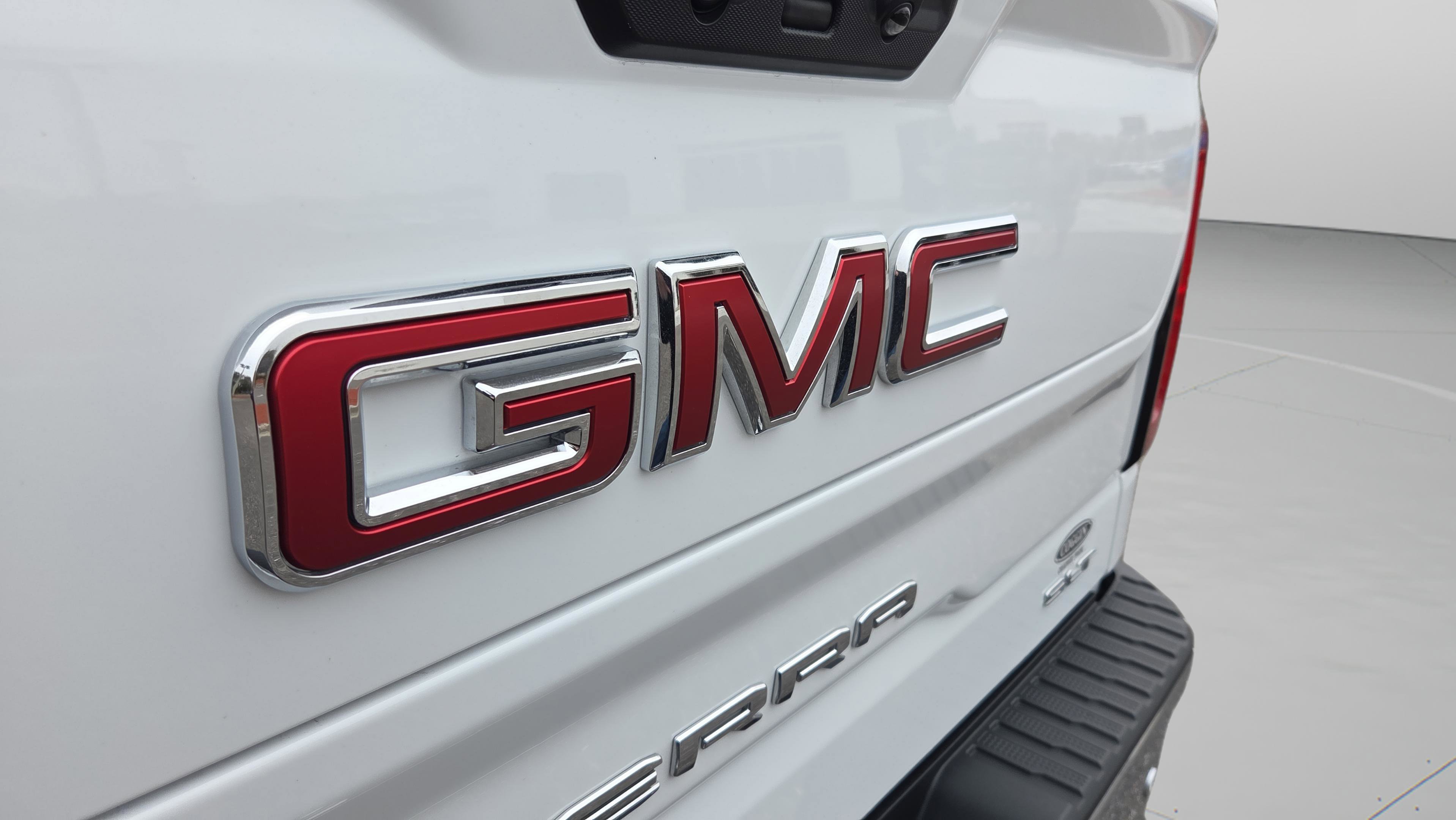 Used 2026 GMC Sierra 1500 SLT w/ SLT Premium Plus Package AWD/4WD image 16