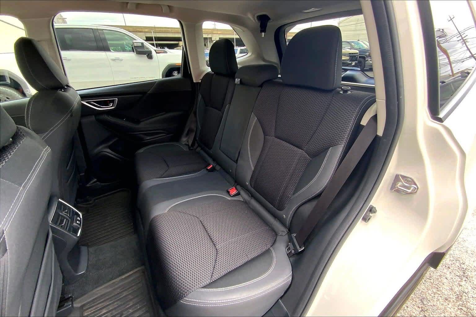 Used 2020 Subaru Forester Premium AWD/4WD image 29