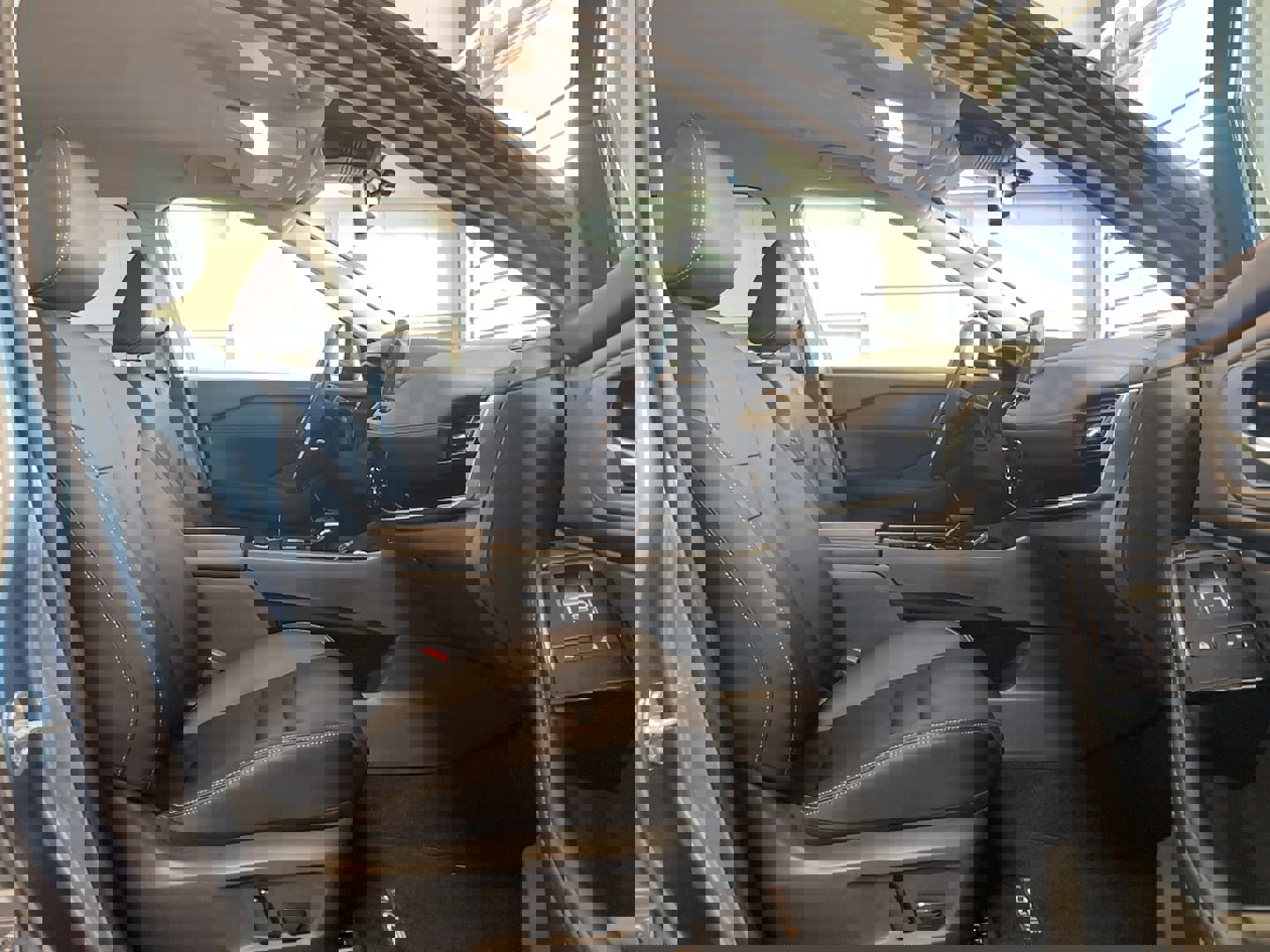 Used 2024 Nissan Rogue SL image 20