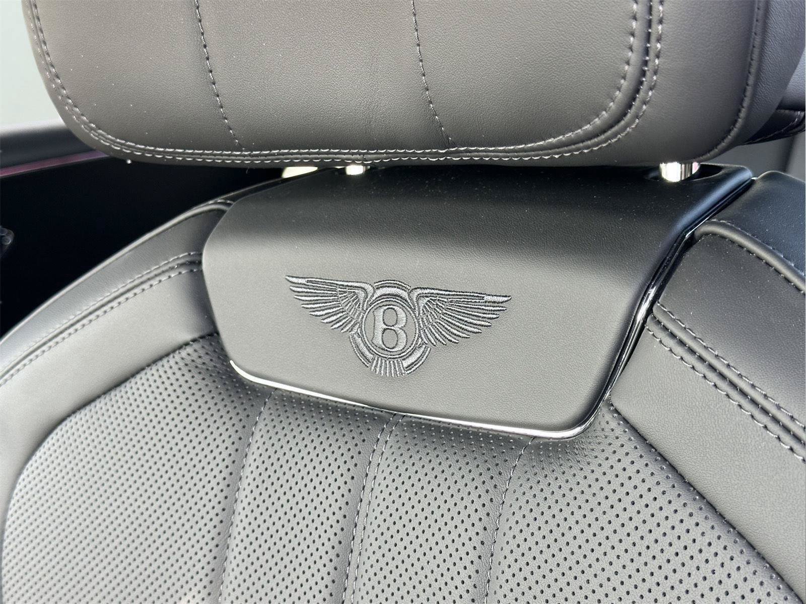 New 2026 Bentley Flying Spur V8 AWD/4WD image 19