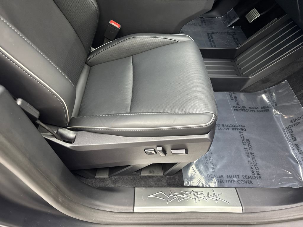 Used 2024 Tesla Cybertruck AWD Crew Cab image 41