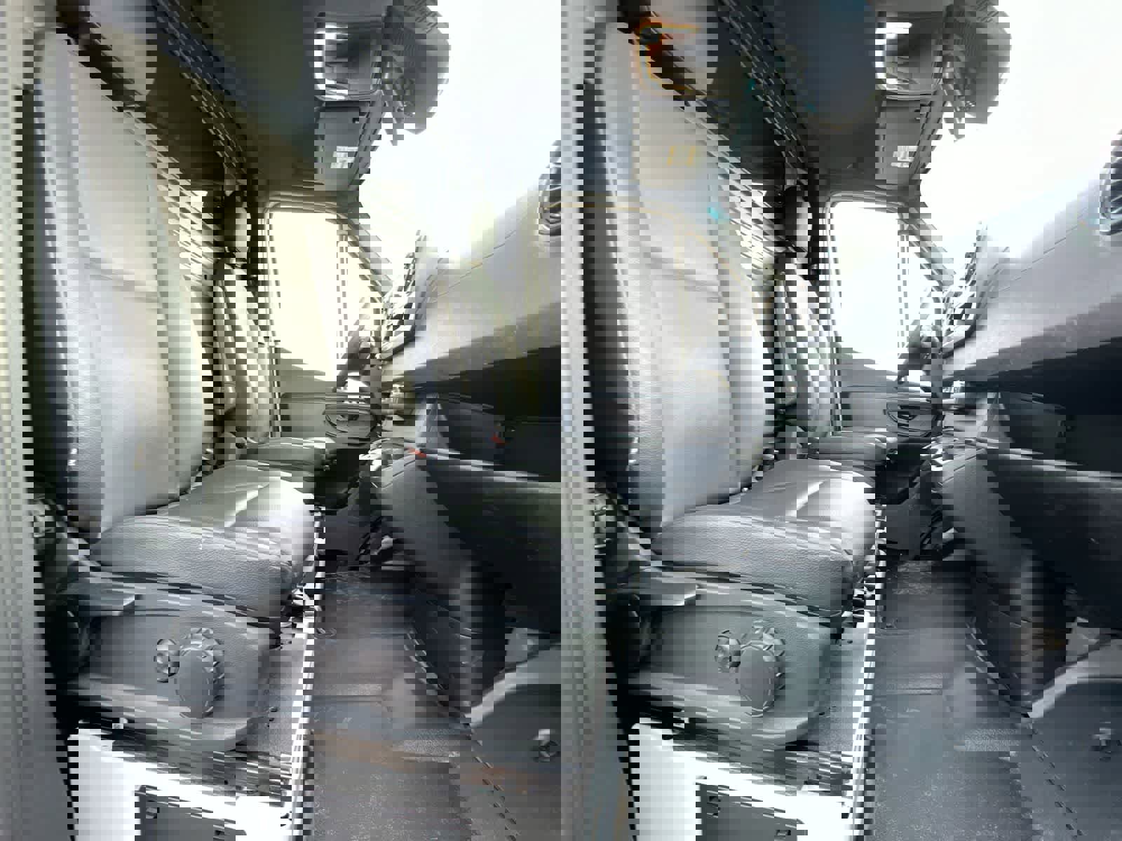 Used 2023 Mercedes-Benz Sprinter 2500 image 18