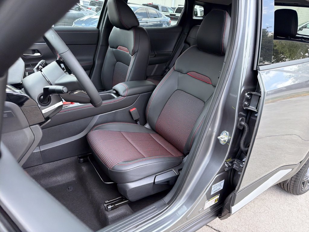 New 2026 Nissan Kicks SR FWD image 28