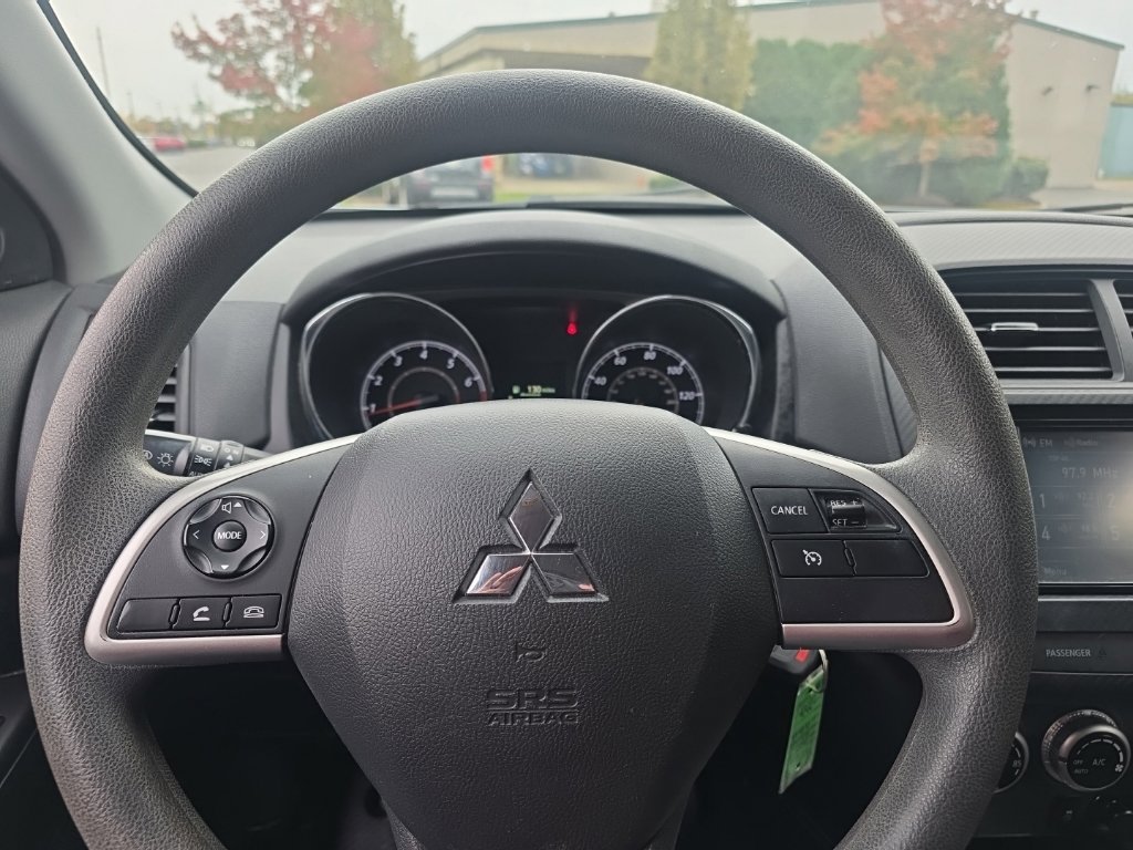Used 2022 Mitsubishi Outlander Sport ES AWD/4WD image 17