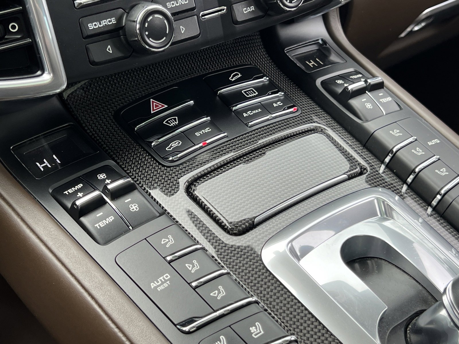 Used 2016 Porsche Cayenne Turbo S image 29