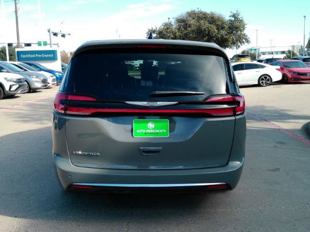 Used 2025 Chrysler Pacifica Select image 7