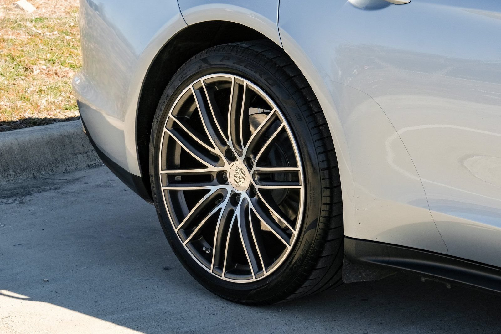 Used 2018 Porsche Panamera 4 AWD/4WD image 48