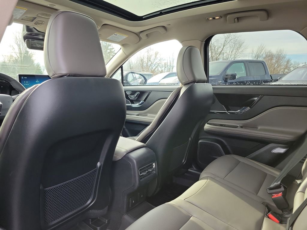 New 2026 Lincoln Corsair Premiere image 15