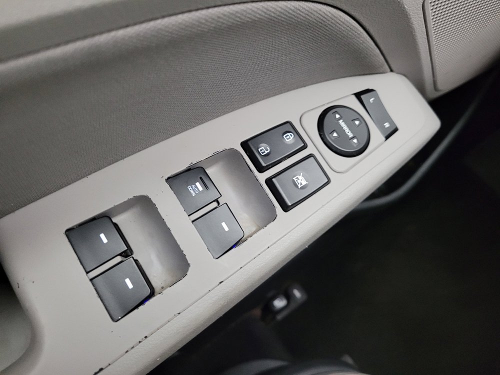 Used 2019 Hyundai Elantra SEL FWD image 27