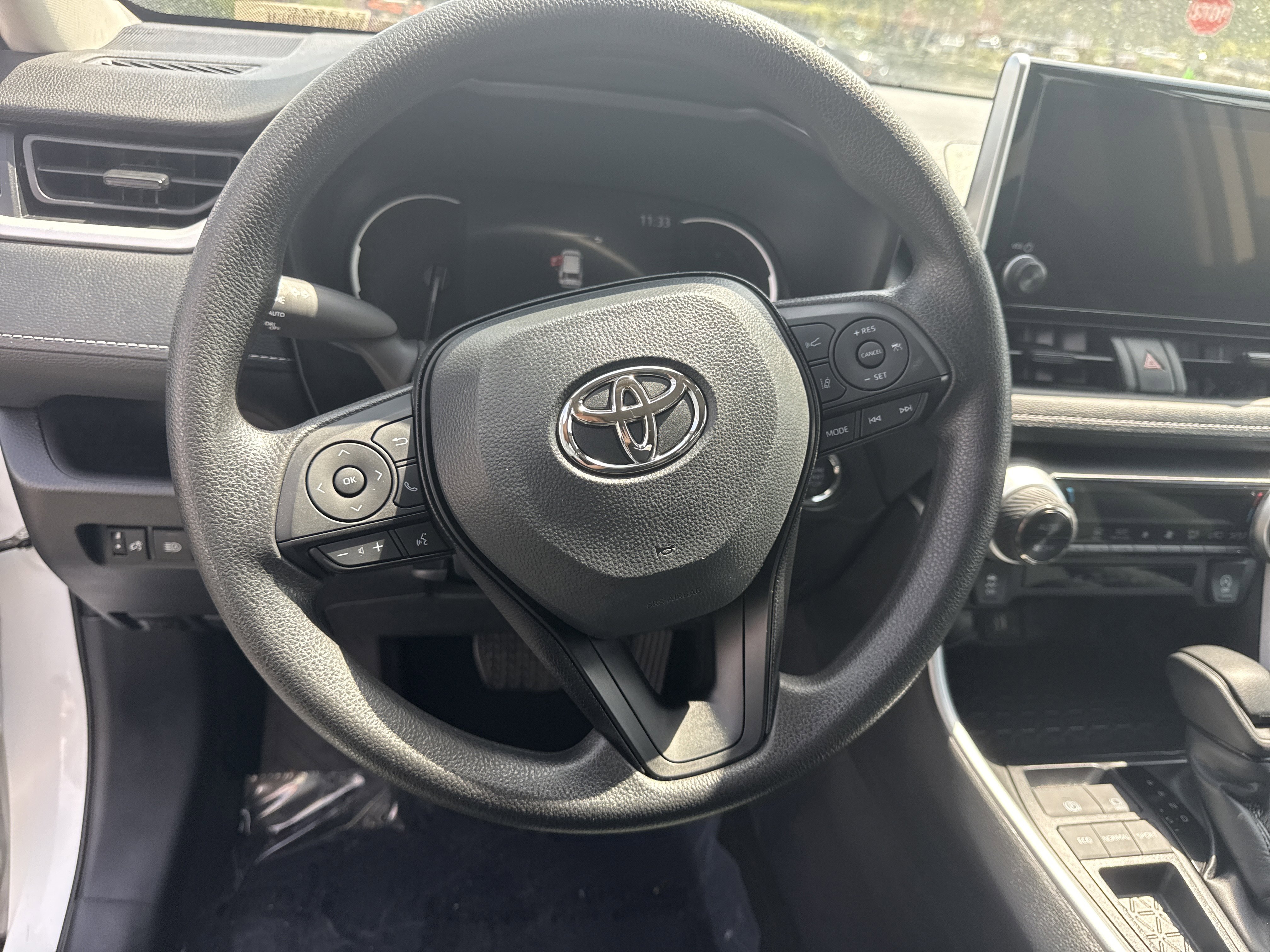 Used 2025 Toyota RAV4 XLE image 18
