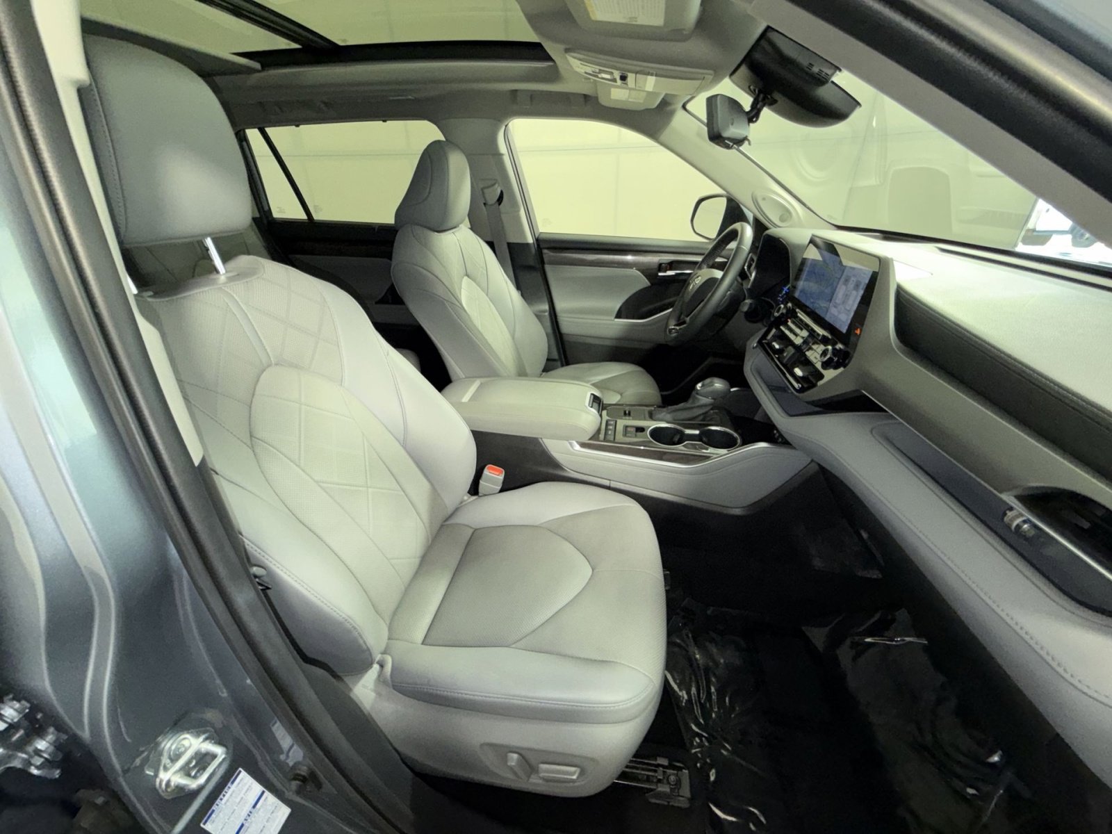 Used 2021 Toyota Highlander Platinum image 28