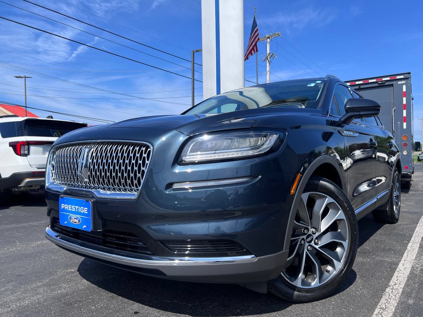 Used 2023 Lincoln Nautilus Reserve AWD/4WD image 25