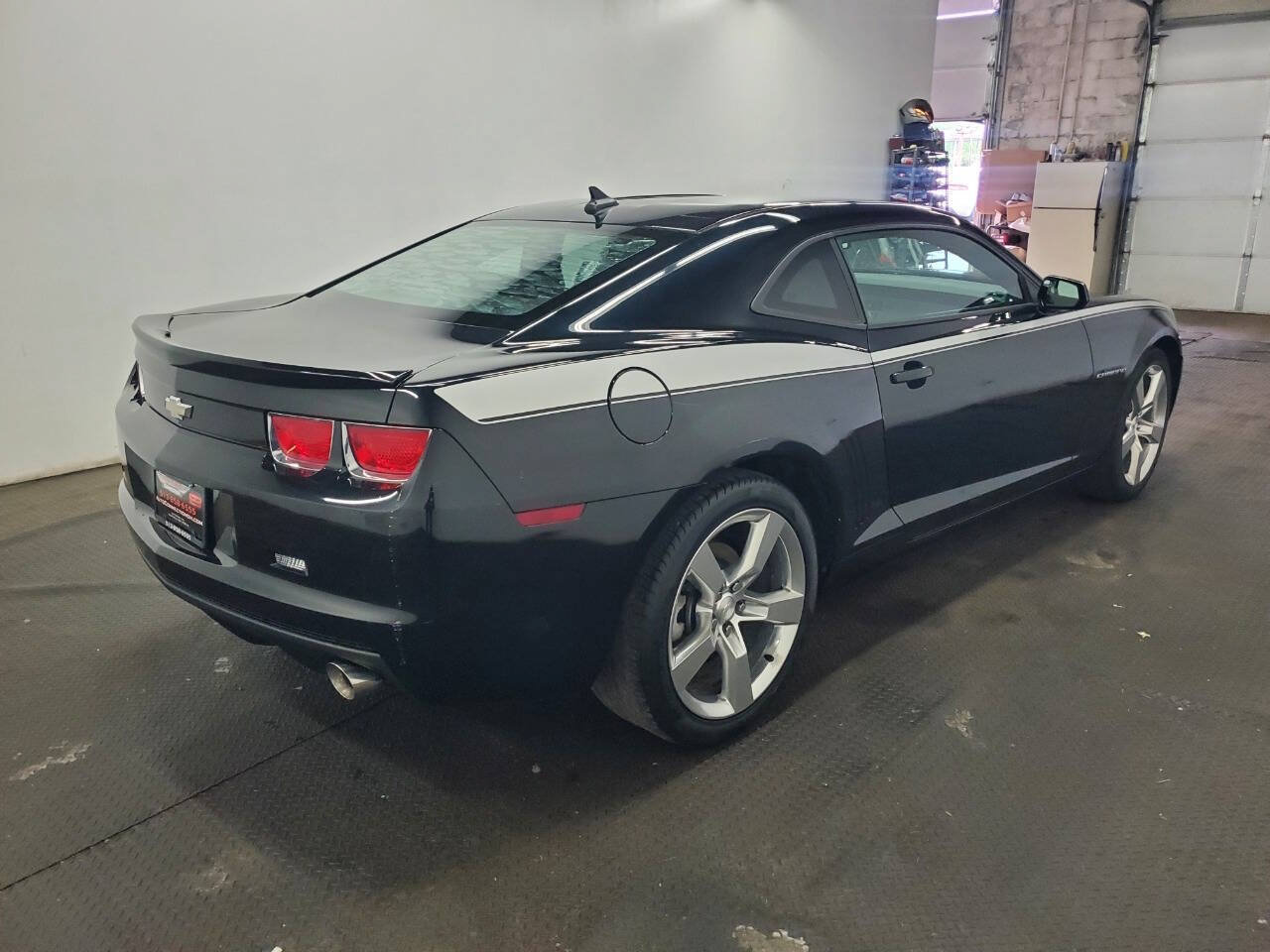 Used 2011 Chevrolet Camaro LT RWD image 7