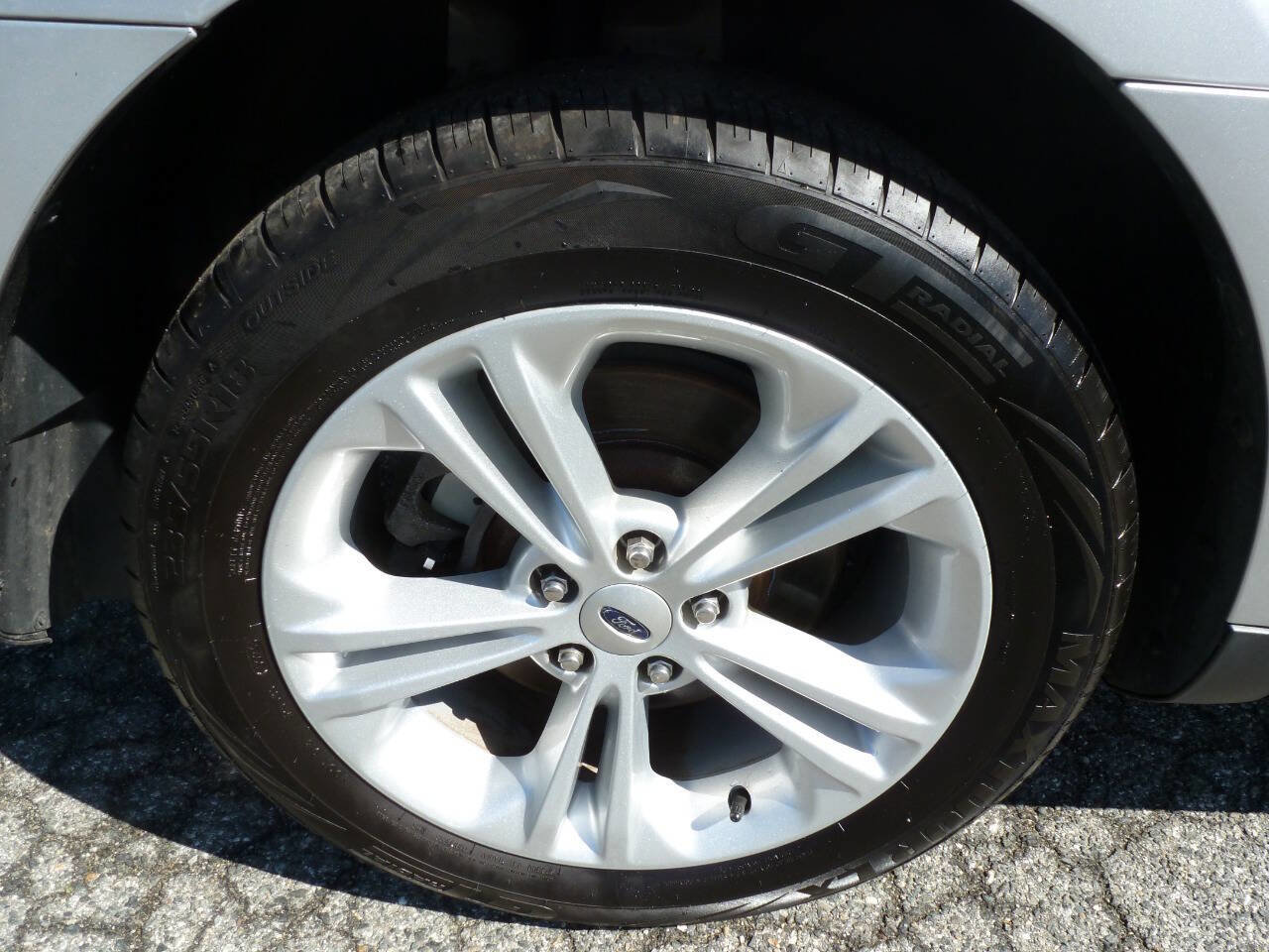 Used 2017 Ford Taurus SEL FWD image 36