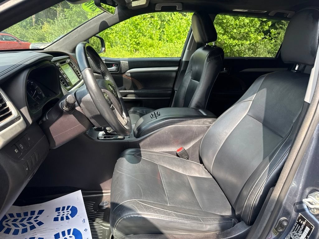 Used 2018 Toyota Highlander XLE AWD/4WD image 13