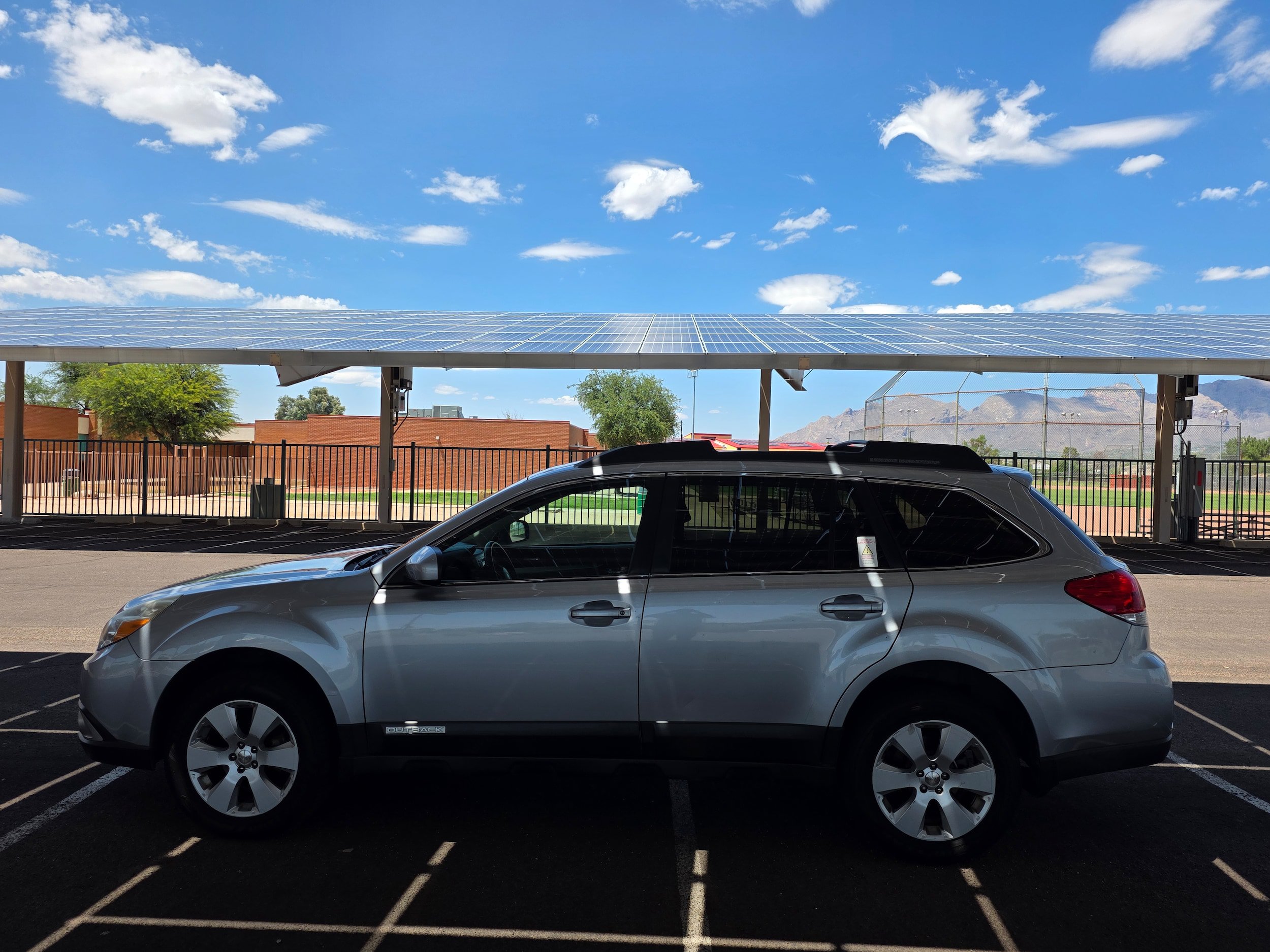 Used 2012 Subaru Outback 2.5i Premium AWD/4WD image 2