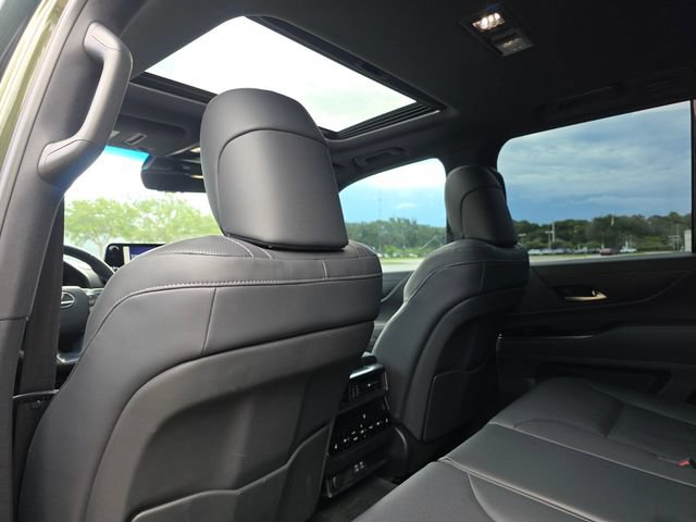 Used 2024 Lexus LX 600 4WD w/ Premium Package image 20