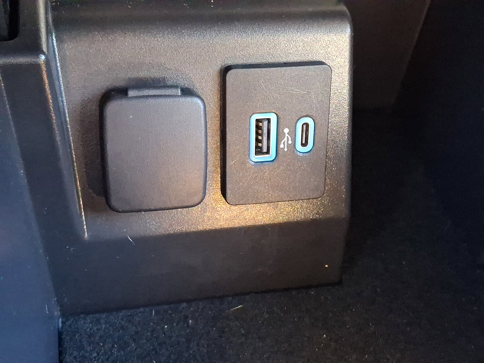 Certified 2022 Ford Explorer Platinum w/ Equipment Group 601A image 26