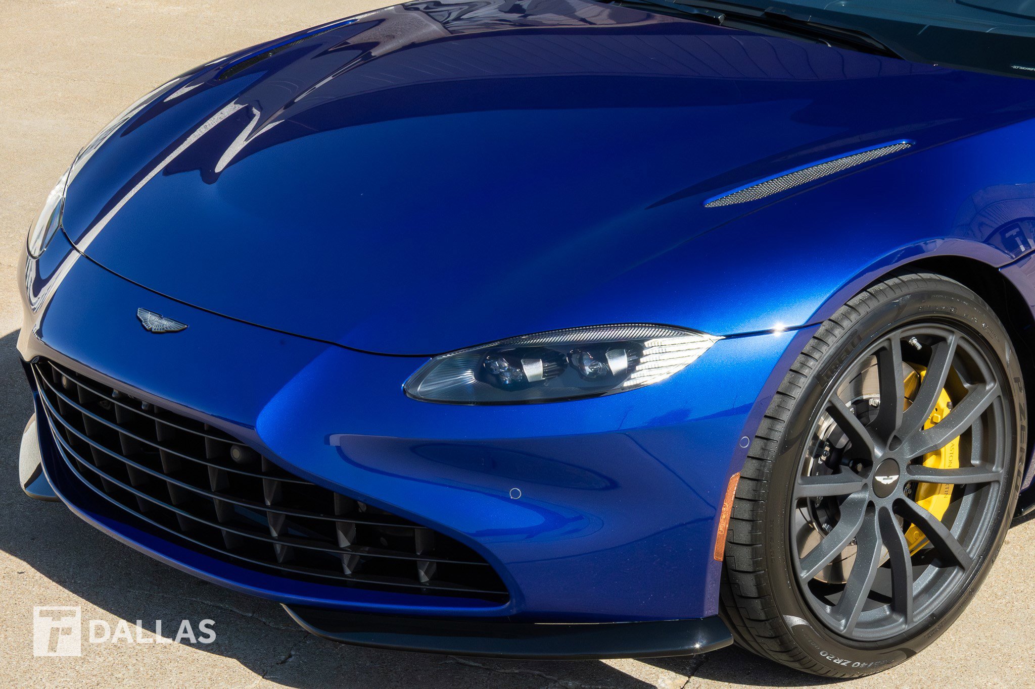 Used 2023 Aston Martin V8 Vantage Coupe image 6