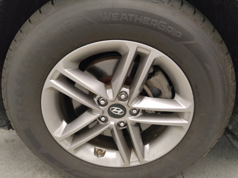 Used 2017 Hyundai Santa Fe Sport FWD image 31