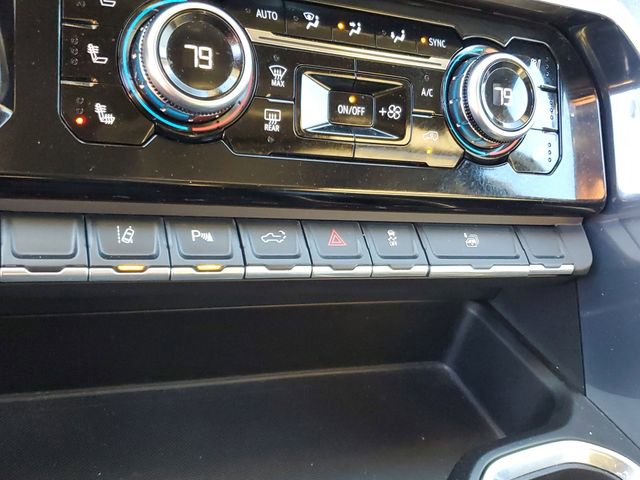 Used 2024 GMC Sierra 3500 Denali w/ Denali Reserve Package image 24