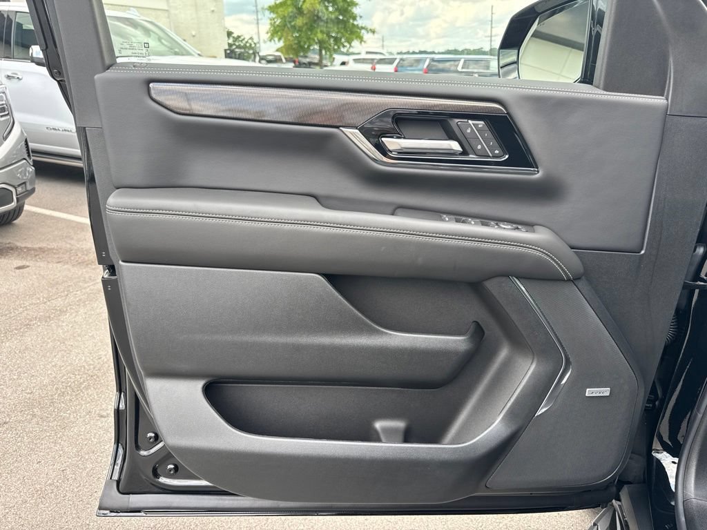 New 2026 GMC Yukon XL Elevation w/ Elevation Premium Package AWD/4WD image 11