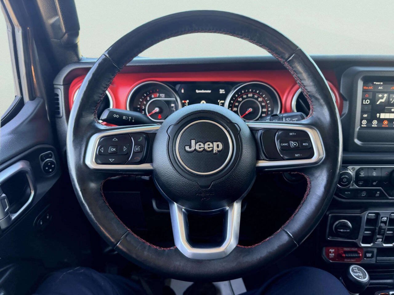 Used 2019 Jeep Wrangler Unlimited Rubicon w/ Cold Weather Group AWD/4WD image 26