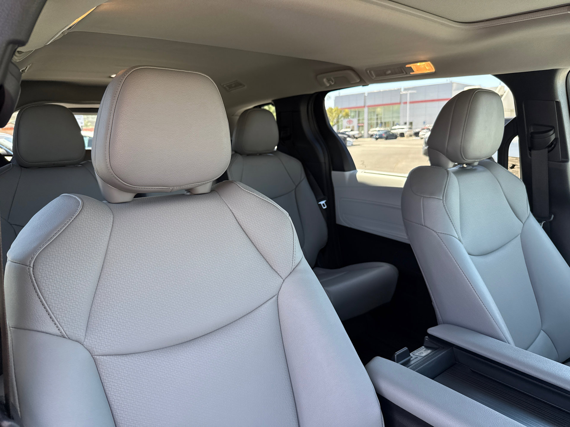 Certified 2026 Toyota Sienna XLE image 15