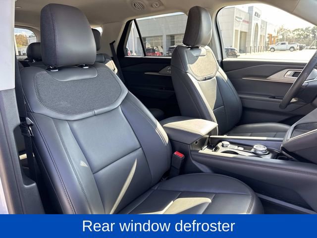 Used 2025 Ford Explorer Active w/ Active Comfort Package image 12