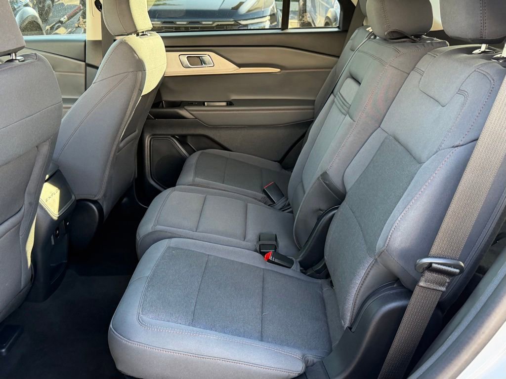 Used 2025 Ford Explorer Active image 29