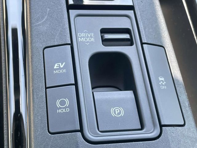 Used 2024 Toyota Prius LE FWD image 33