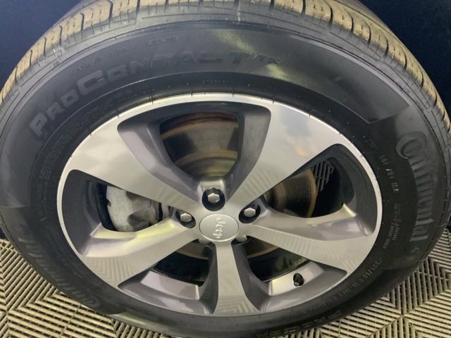 Used 2019 Jeep Cherokee Limited image 44