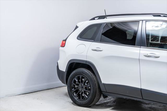Used 2023 Jeep Cherokee Altitude Lux AWD/4WD image 11