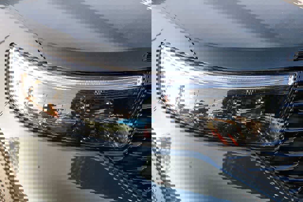 New 2023 Ford Explorer ST-Line w/ Class IV Trailer Tow Package image 4