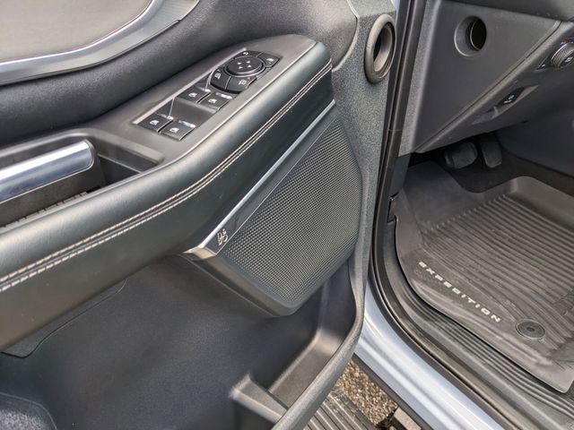 Used 2025 Ford Expedition Platinum AWD/4WD image 24