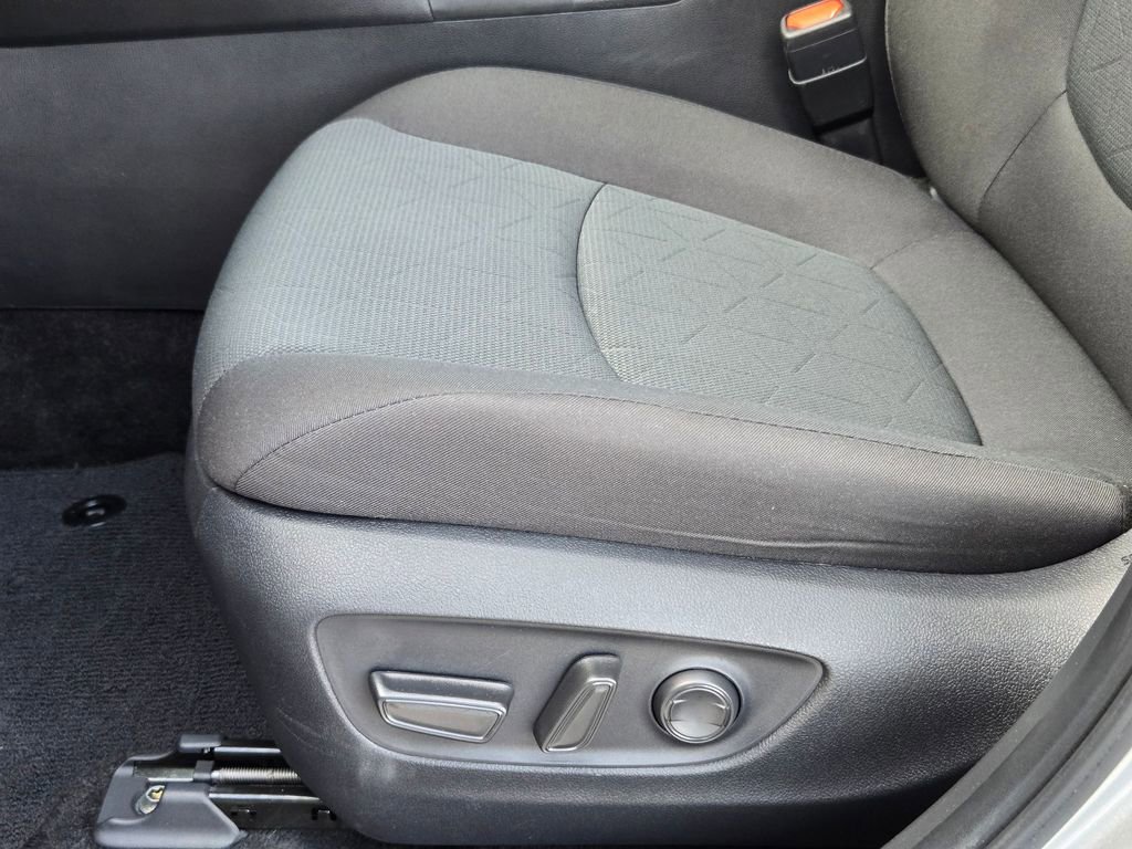 Used 2024 Toyota RAV4 XLE w/ Convenience Package image 13
