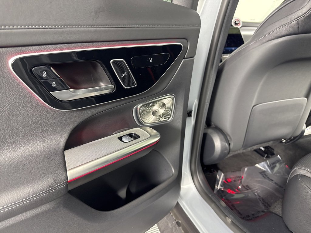 Used 2025 Mercedes-Benz GLC 350e 4MATIC image 15