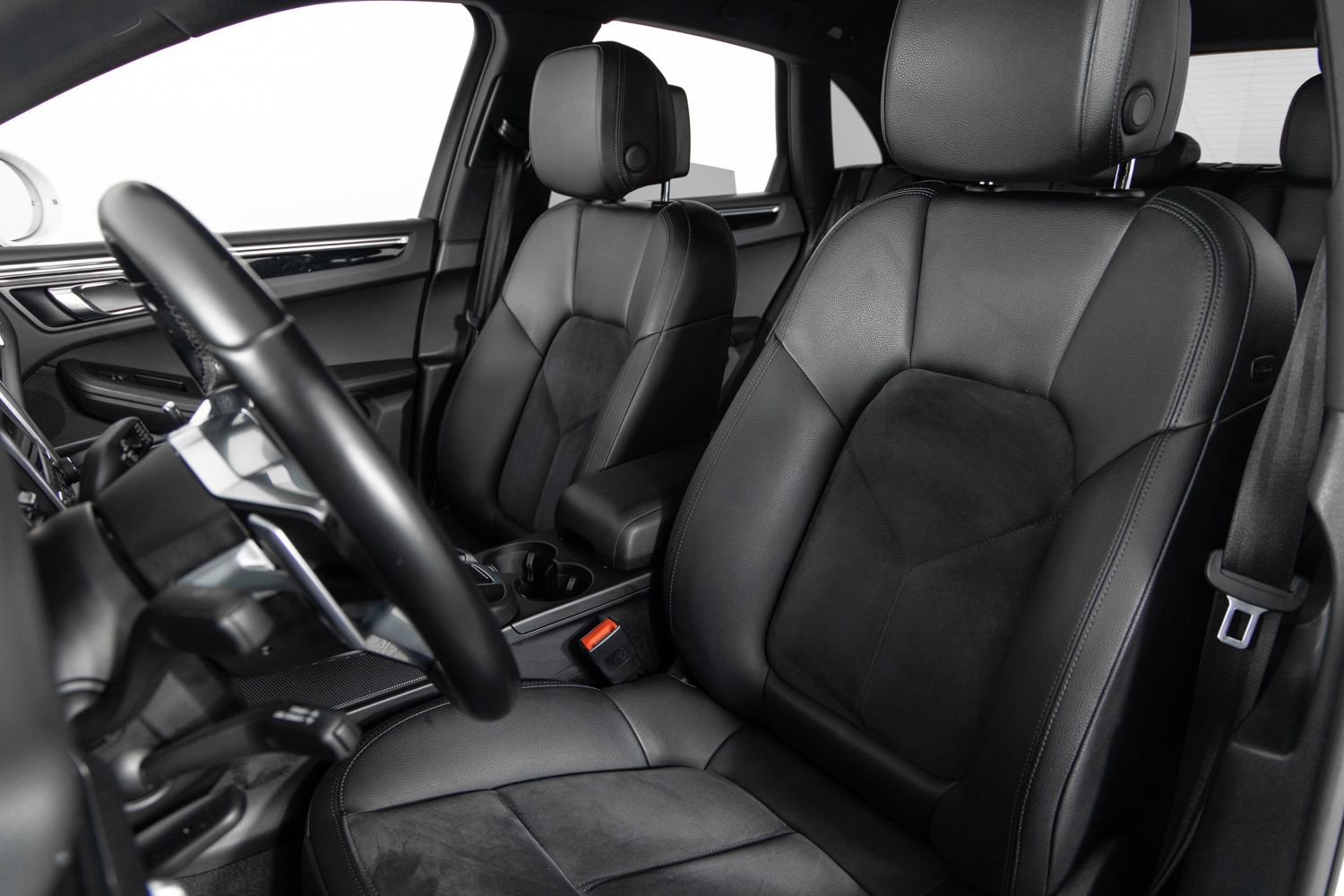 Used 2018 Porsche Macan Sport Edition image 16