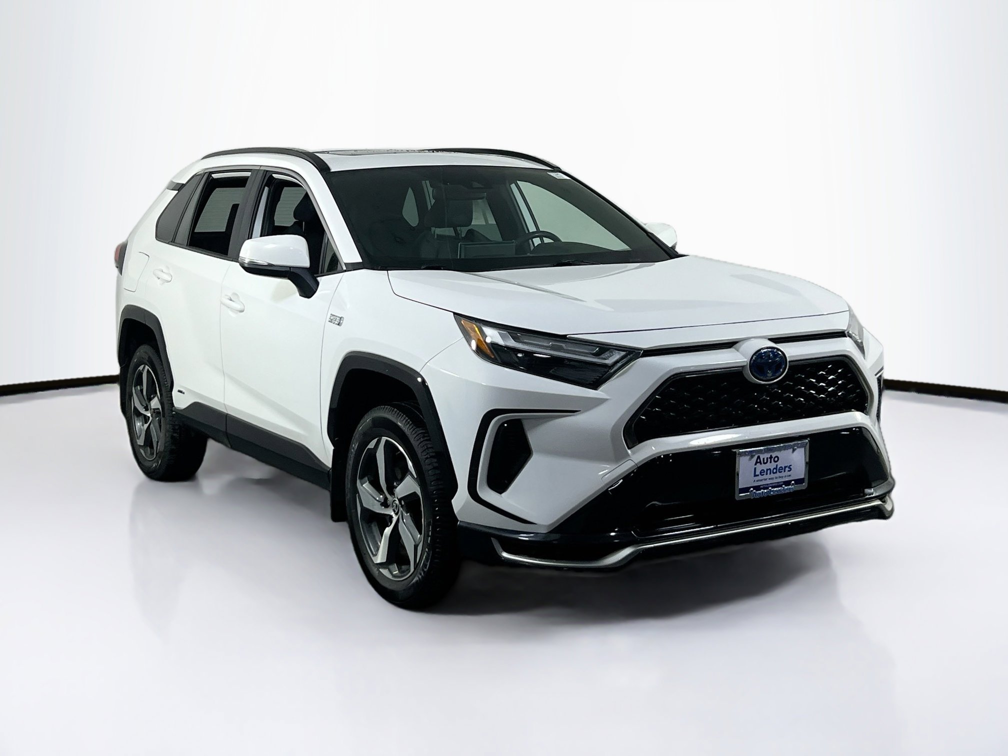 Used 2023 Toyota RAV4 SE w/ Weather & Moonroof Package image 3