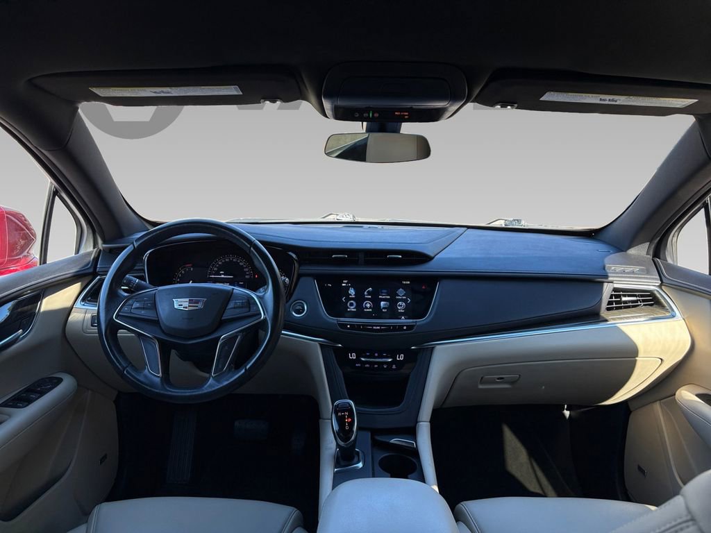 Used 2019 Cadillac XT5 FWD image 3