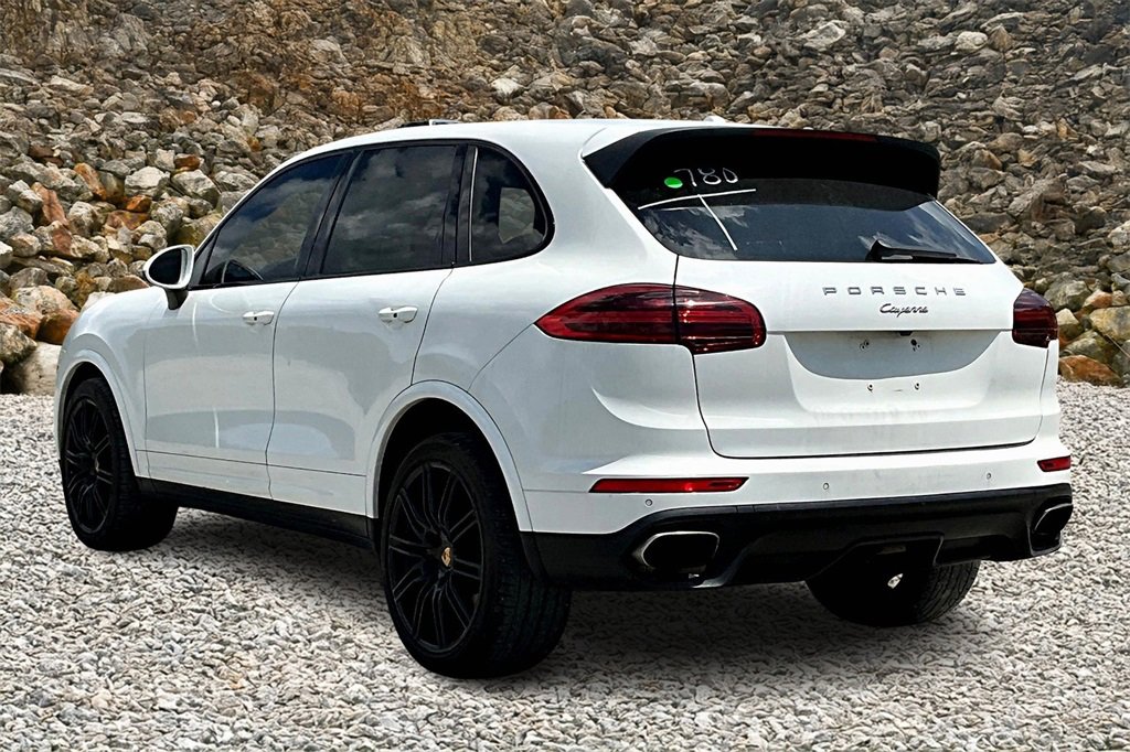 Used 2018 Porsche Cayenne Platinum Edition w/ Premium Package Plus image 11