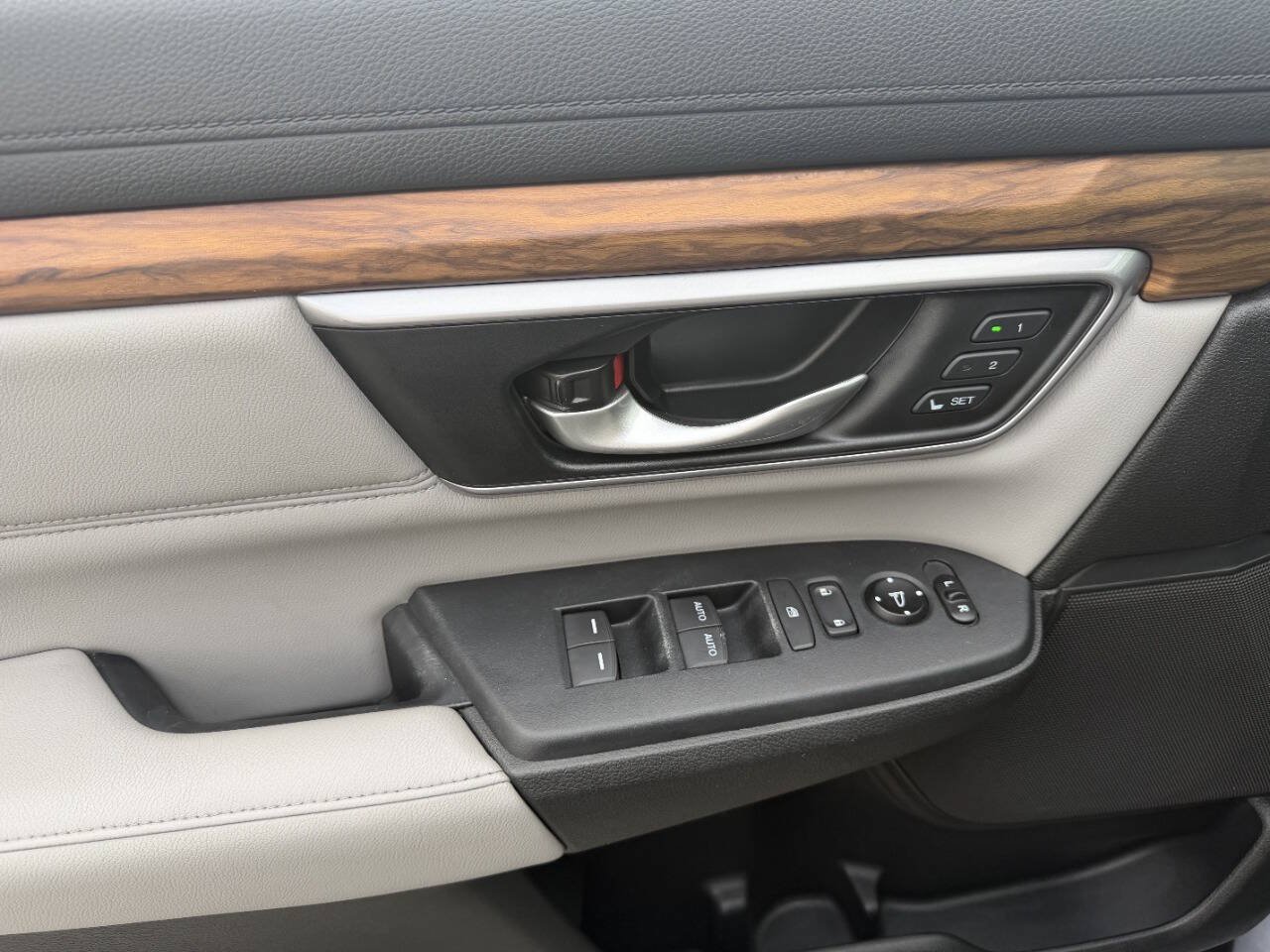 Used 2017 Honda CR-V EX-L image 31