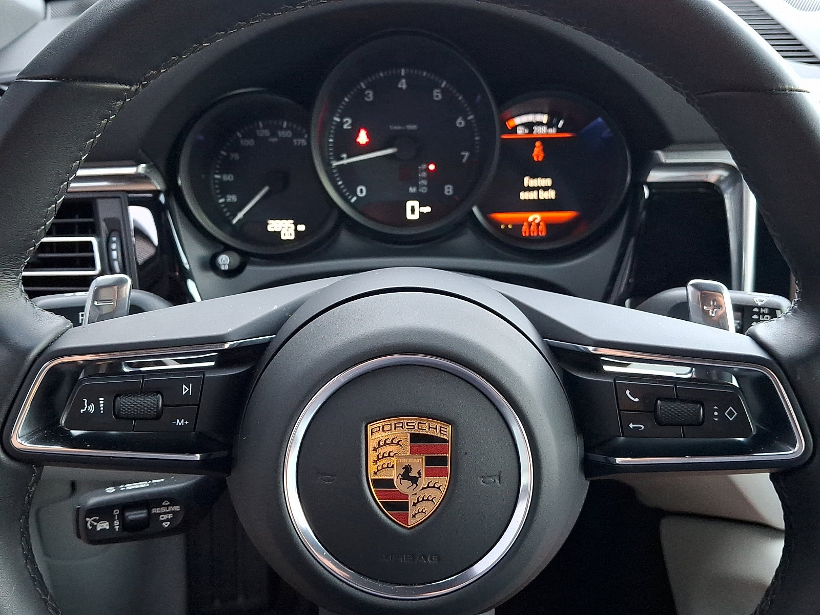 Used 2026 Porsche Macan AWD/4WD image 23