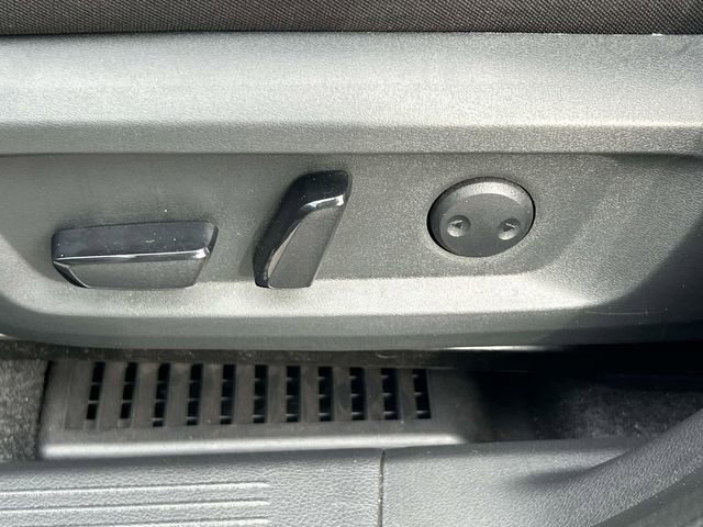 Used 2023 Nissan Rogue SV image 27