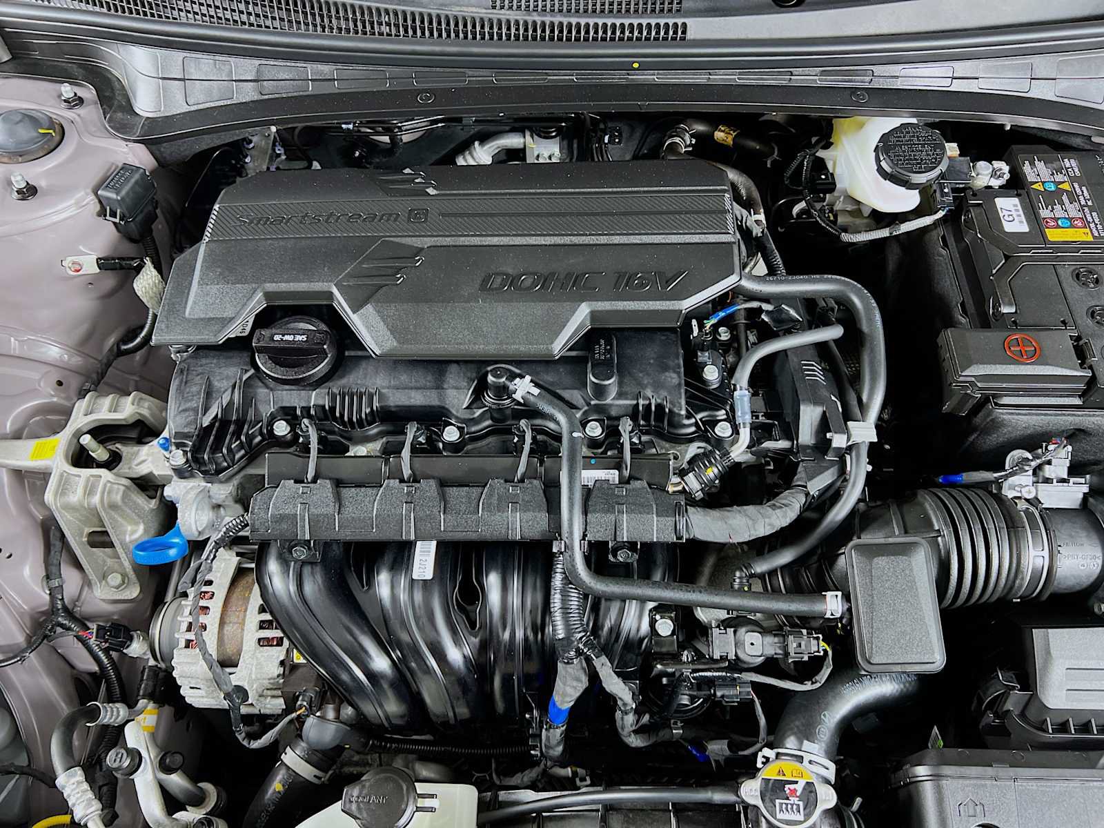 Certified 2025 Hyundai Elantra SE FWD image 28