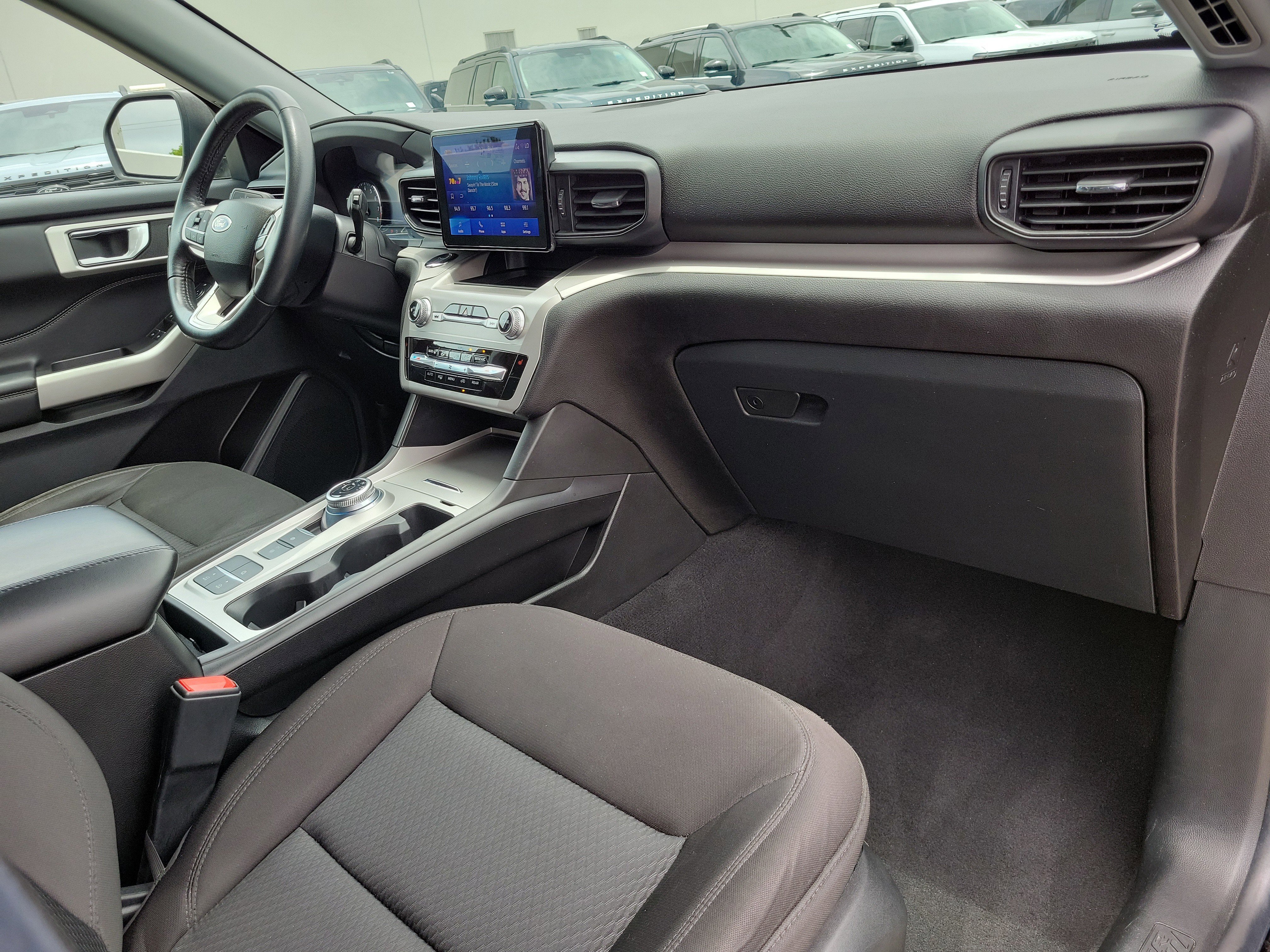 Used 2023 Ford Explorer XLT RWD image 19