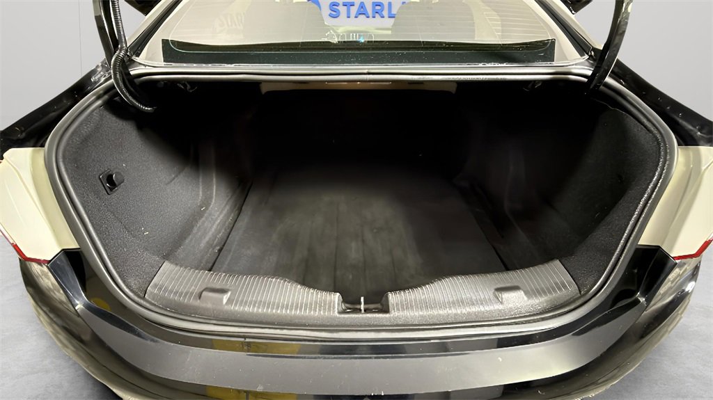 Used 2017 Chevrolet Cruze LT w/ Convenience Package image 26