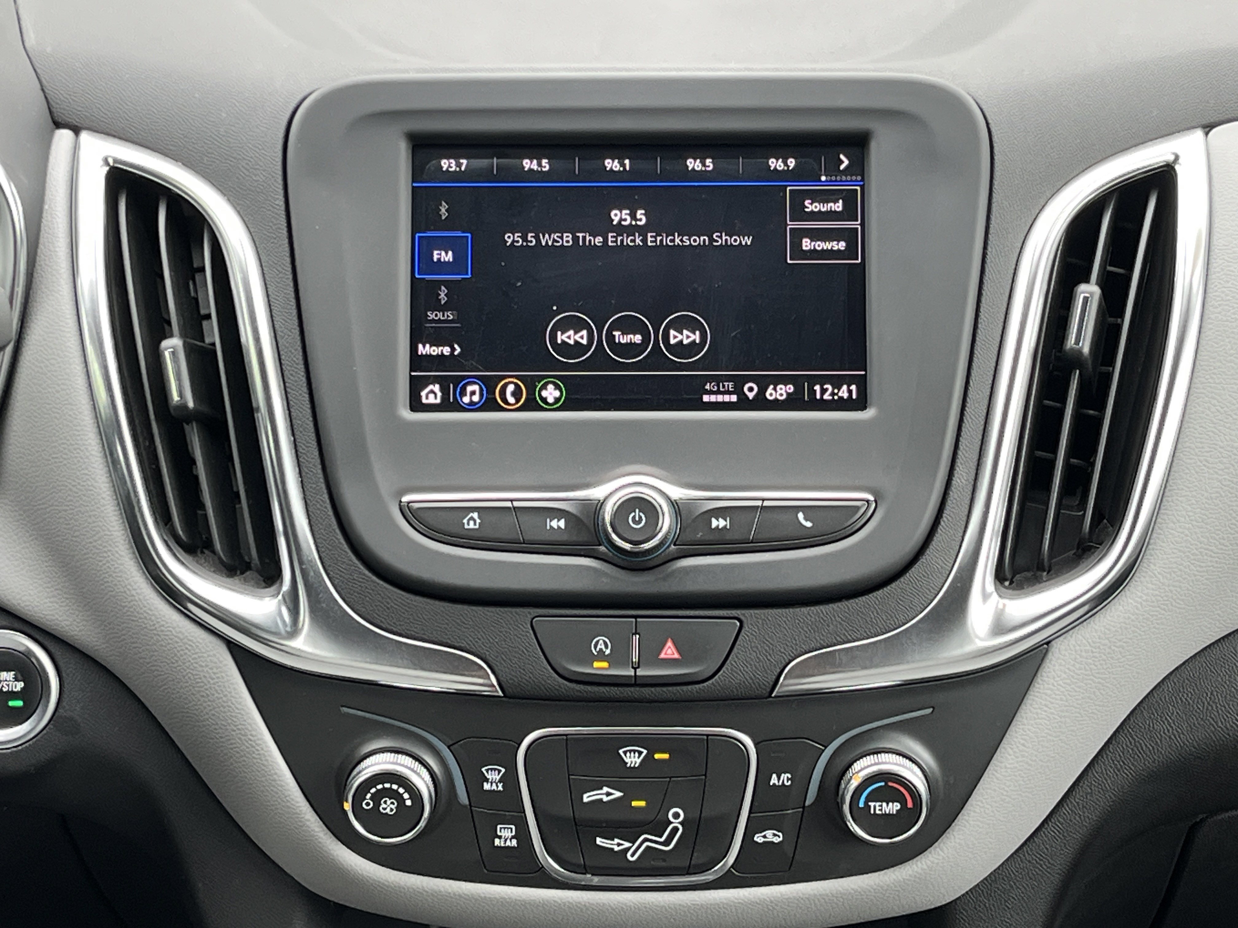 Used 2024 Chevrolet Equinox LS w/ LPO, Floor Liner Package FWD image 4