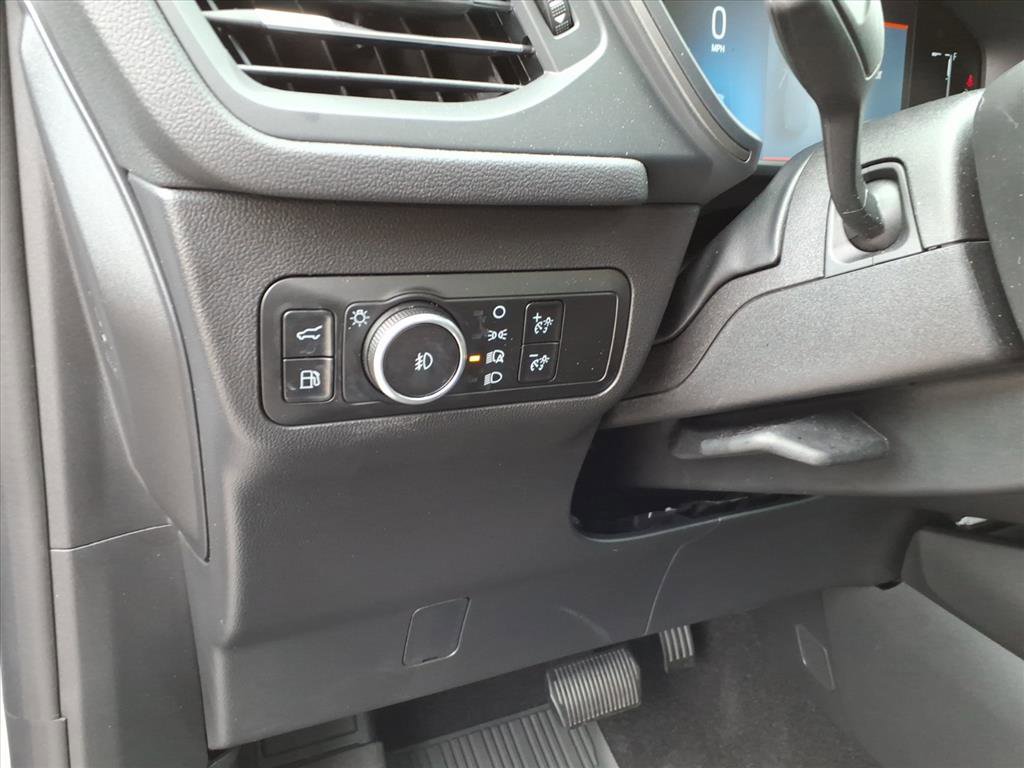 Used 2025 Ford Escape SE image 11